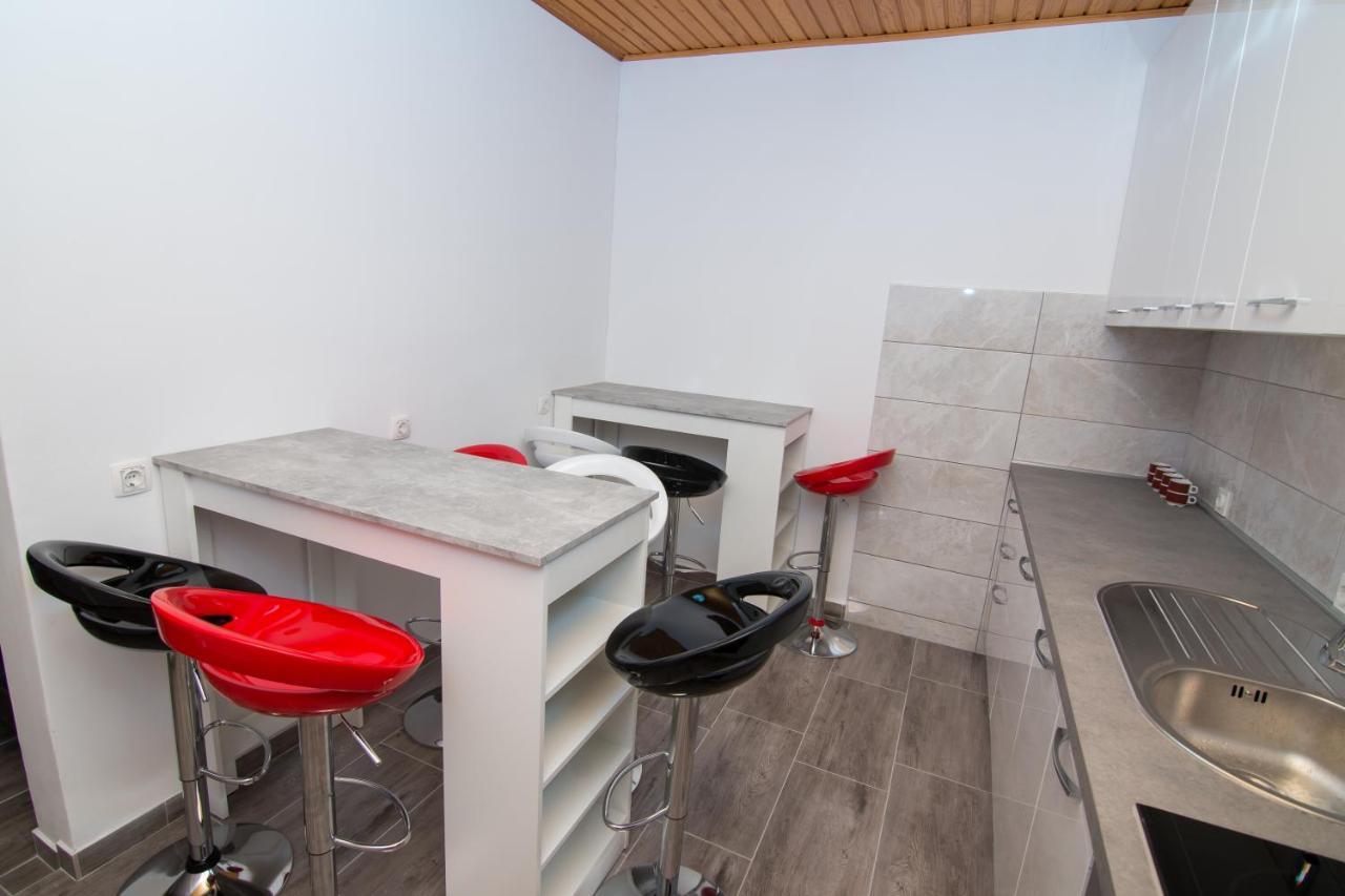 Hostel Flora Mali Losinj Ngoại thất bức ảnh