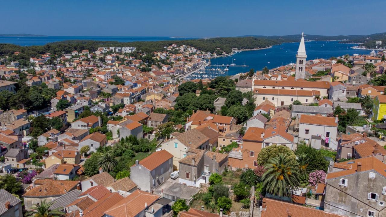 Hostel Flora Mali Losinj Ngoại thất bức ảnh