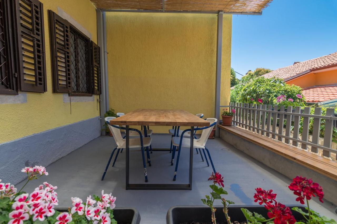 Hostel Flora Mali Losinj Ngoại thất bức ảnh