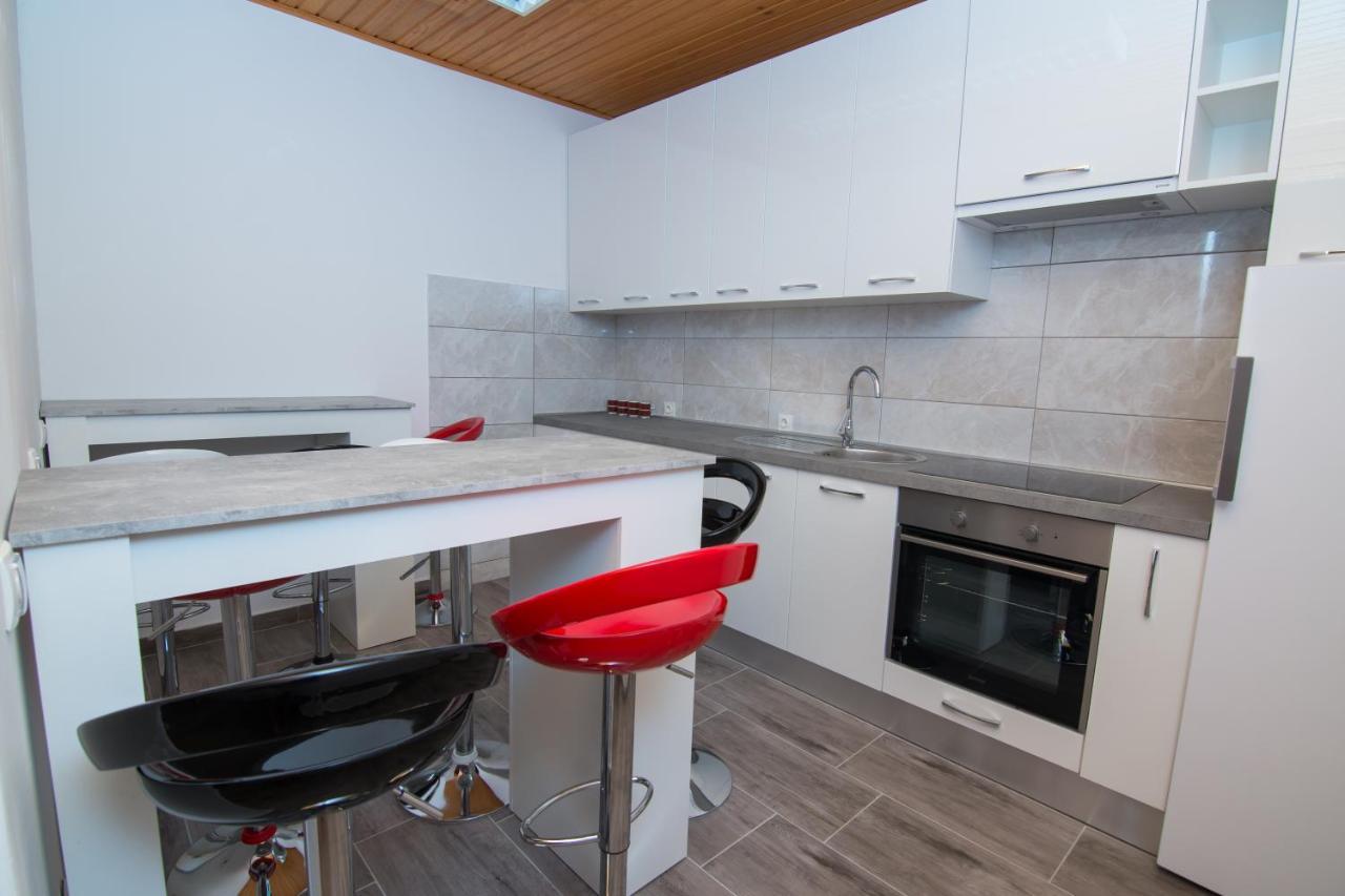 Hostel Flora Mali Losinj Ngoại thất bức ảnh